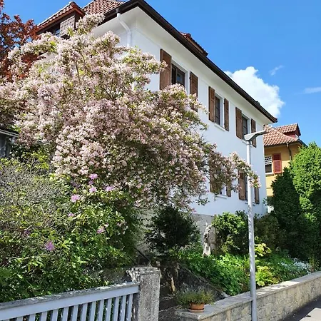 27 Apartment Coburg