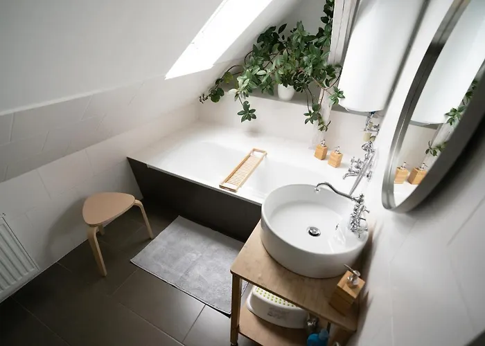 Apartment 27